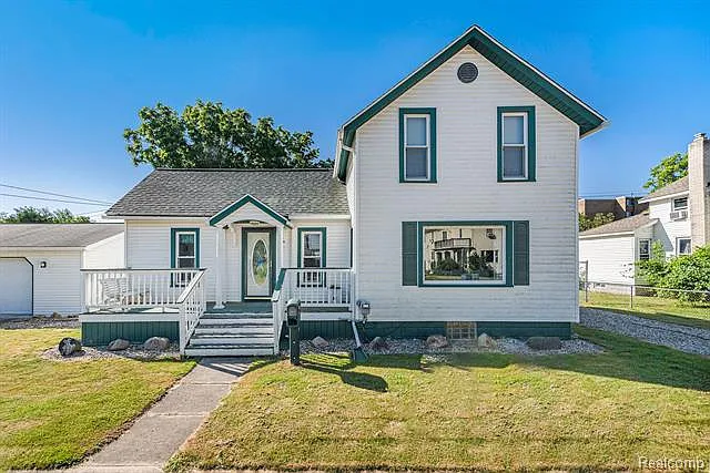 74 Mill St photo 1