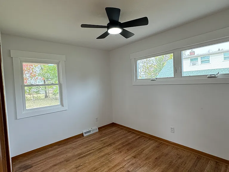 2452-2454 Westover Blvd — Photo 9