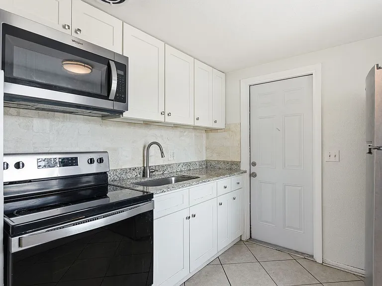 417 Milwaukee Ave — Photo 10