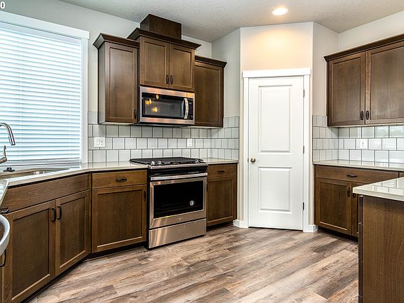 3rd image of 10412 NE 63rd St