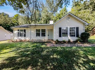 1109 Capps Hollow Dr, Charlotte, NC 28216