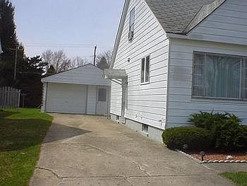 1 12 detached garage.