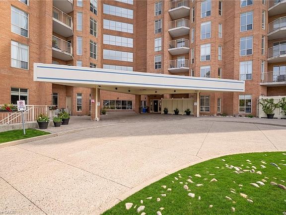 2nd image of 1414 King St E #302
