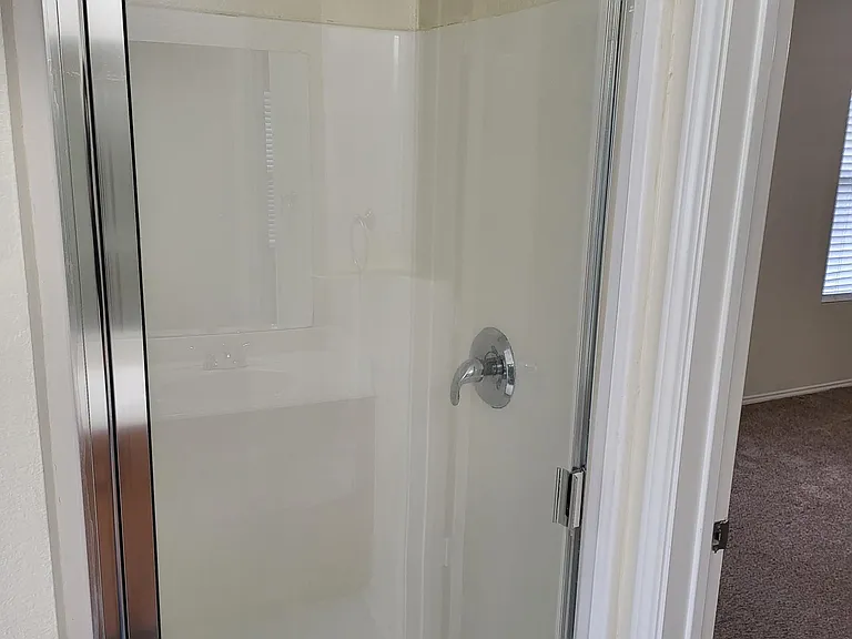 2404 Grover Cleveland Dr — Photo 13