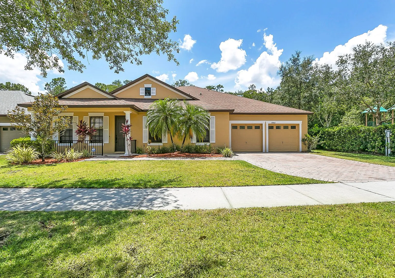 4 BR / 3 BA Home In East Park — Photo 1