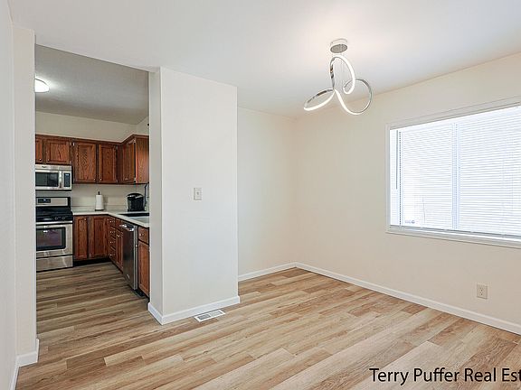4th image of 1129 Sanford St