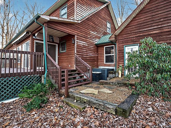 3rd image of 1011 Low Gap Rd