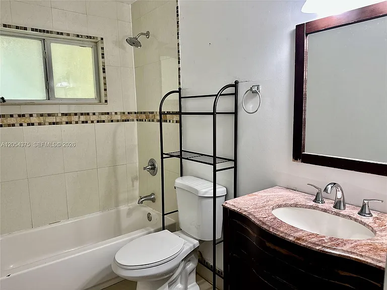1548 SW 5th Pl #1 — Photo 37