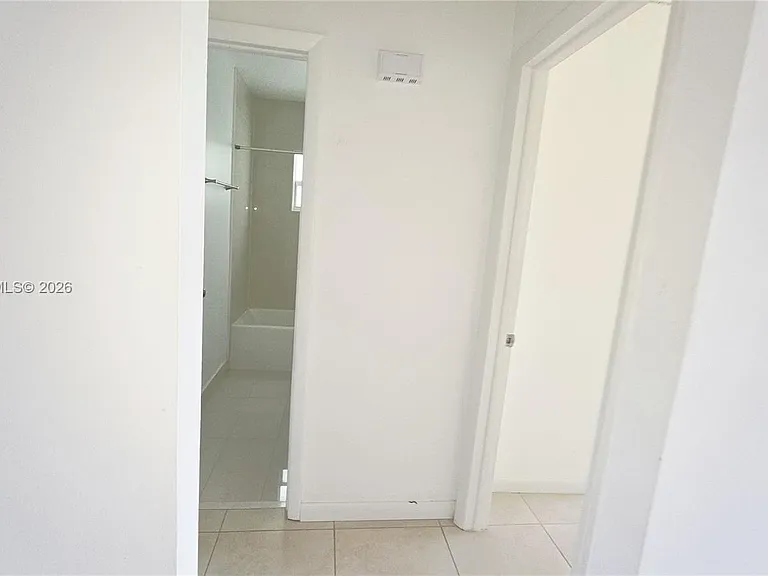 3519 SW 17th Ter #3519 — Photo 6
