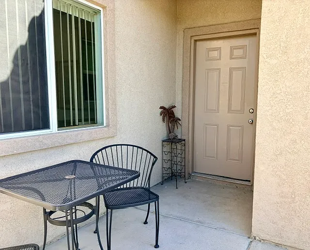 2 bed, 1.5 bath, 1324 sqft, $2,550 — Photo 3