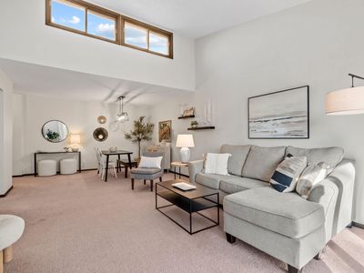 2670 Oxford St N APT 242, Roseville, MN, 55113