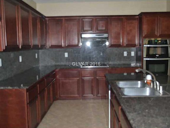 4th image of 113 Summit Creek Ave