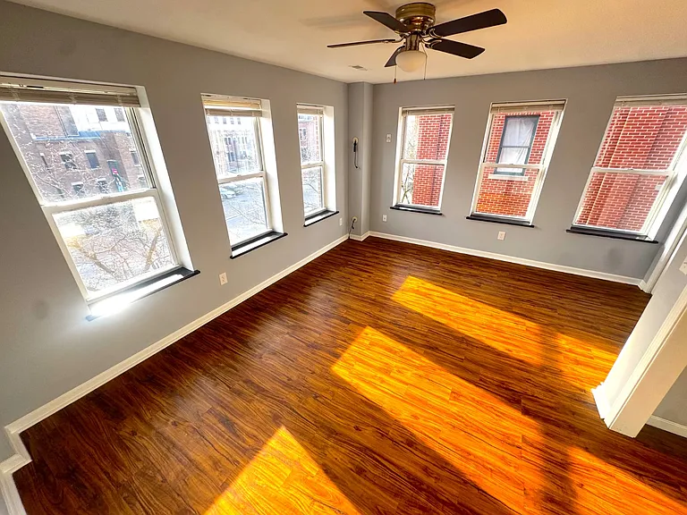 133 Walton St #Townhouse 129 — Photo 37