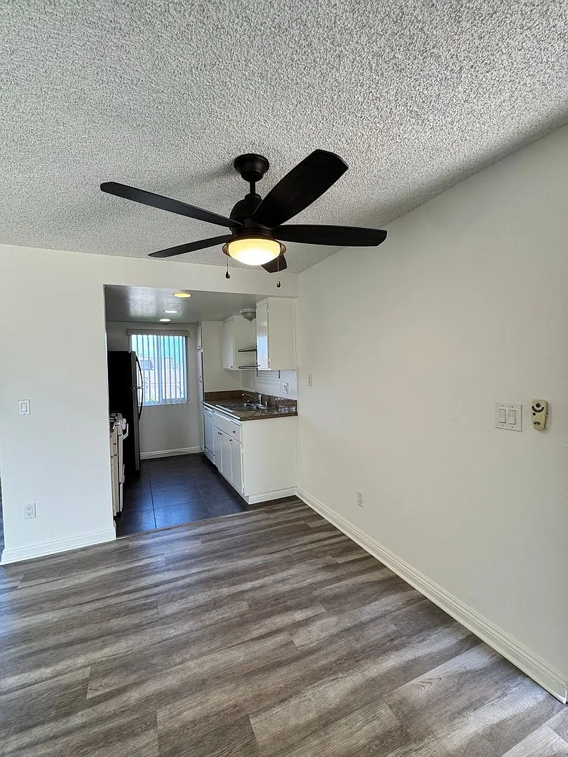 2 Bed, 2 Bath Upstairs Apartment - 17762 Paseo Circle #D — Photo 4