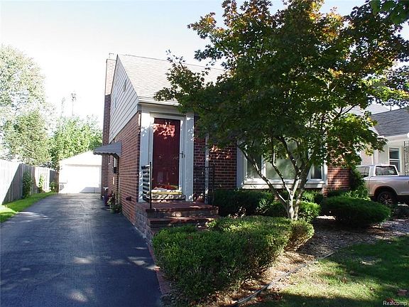 2nd image of 615 Jener Pl