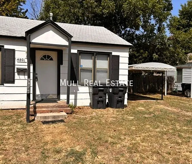 4801 N Willow Ave — Photo 2