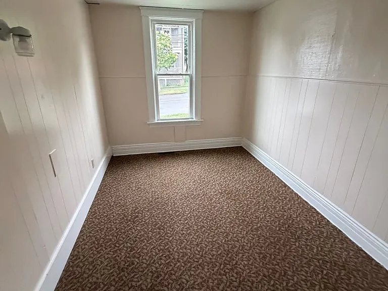 232 Wallace St — Photo 4