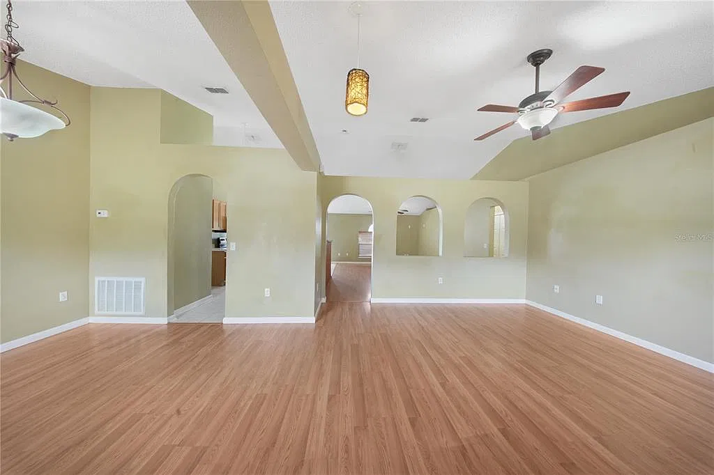 3 bed, 2.0 bath, 1620 sqft, $2,000 — Photo 4