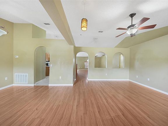 4th image of 2780 Irondale St