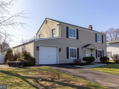 119 Twin Oak Dr, Levittown, PA, 19056