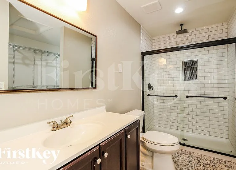4237 W Grovers Ave — Photo 10