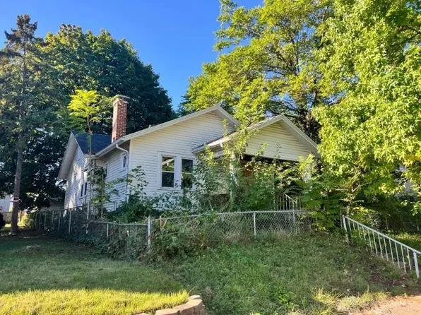 124 Knecht Dr, Dayton, OH 45405