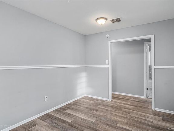 5th image of 1423 Palmar St