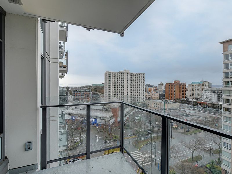 Victoria Apartment for rent - 2 Bedrooms — photo 29