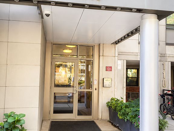 2nd image of 108 Peterborough St APT 5H