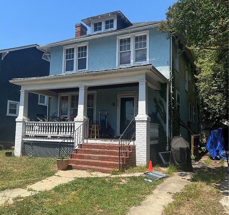 1st image of 812 W Lancaster Rd