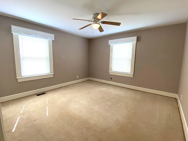 207 S Melville St — Photo 7