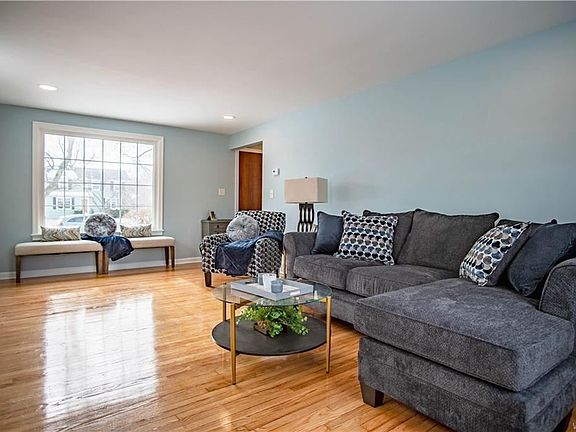 2nd image of 282 Southwood Dr