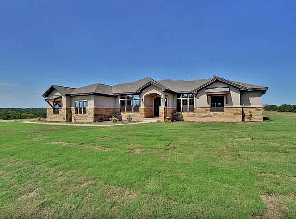 2nd image of 116 Quiet Oak Cv