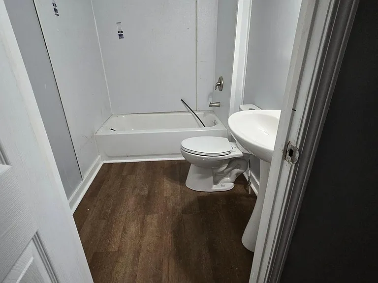 common Batroom