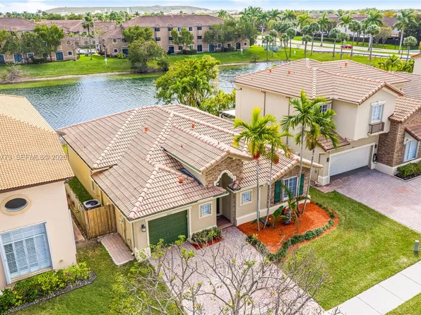 8820 SW 223rd Ter, Cutler Bay, FL 33190
