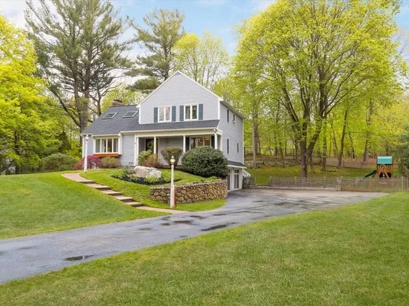 126 Ward St, Hingham, MA 02043