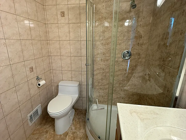 155 Liberty Dr — Photo 9