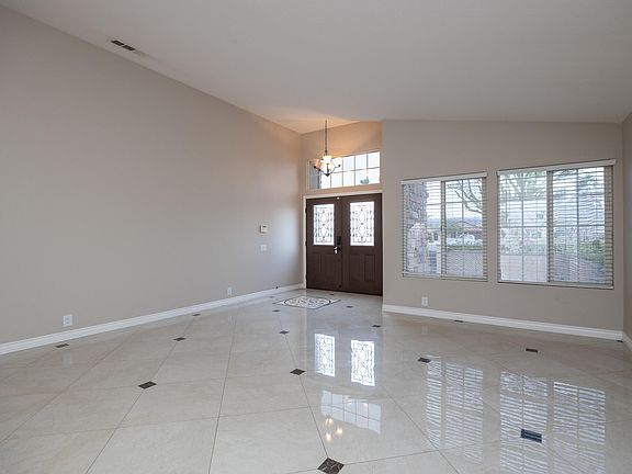 5th image of 45270 Birchcrest Cir