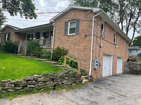 2nd image of 80 Mary Ann Ln #2