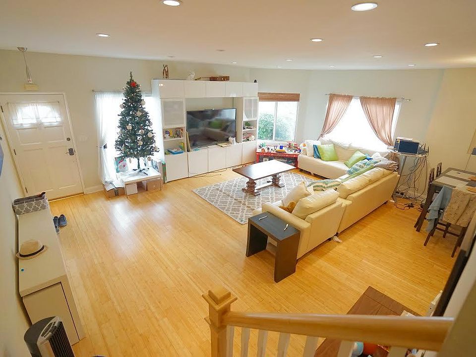 Spacious living room with high ceiling