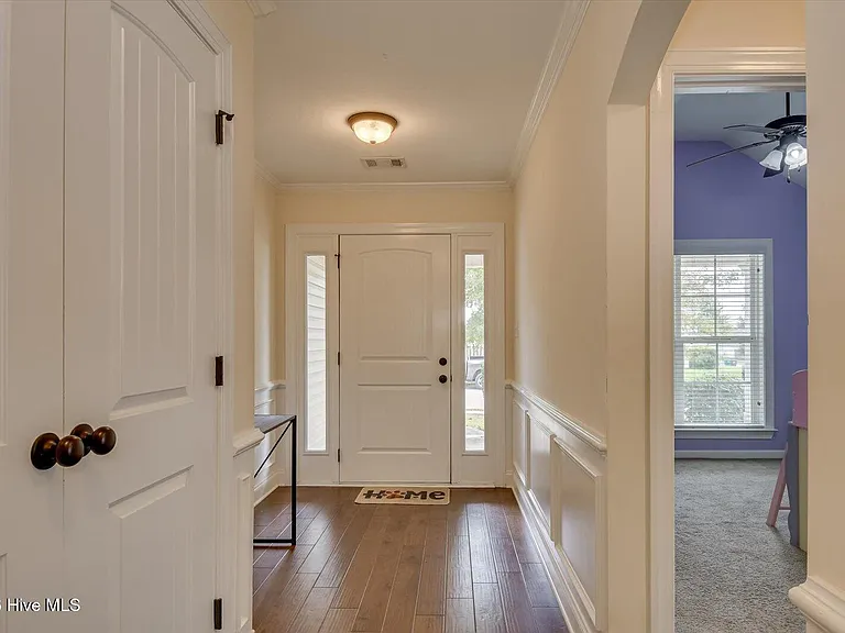 705 Neville St — Photo 3