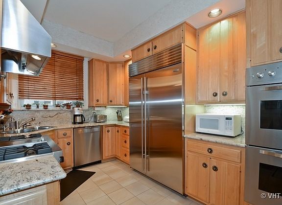 3rd image of 3750 N Lake Shore Dr APT 2A