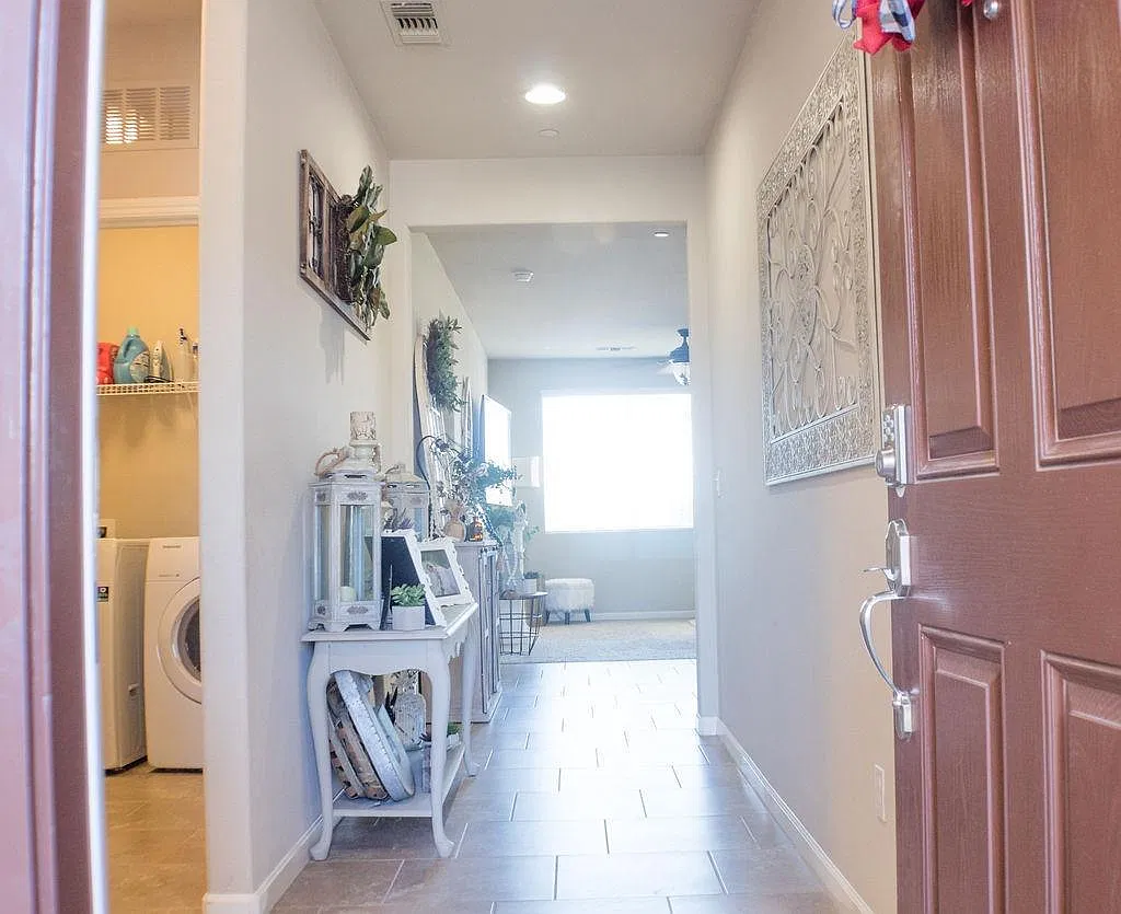 3 bed, 1580 sqft, $2,450 — Photo 3
