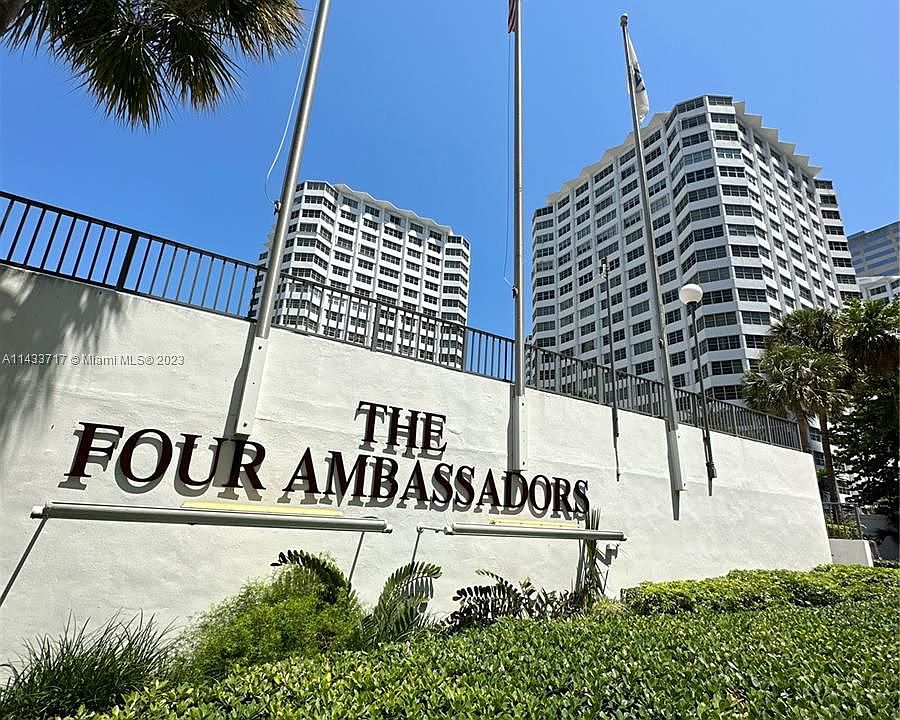 1st image of 905 Brickell Bay Dr APT 622