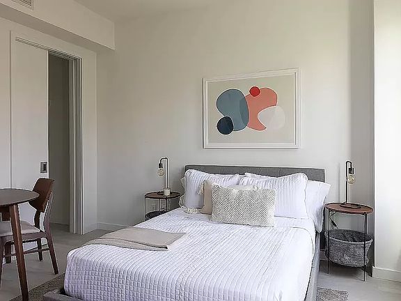 3rd image of 22 Chapel St APT 14B