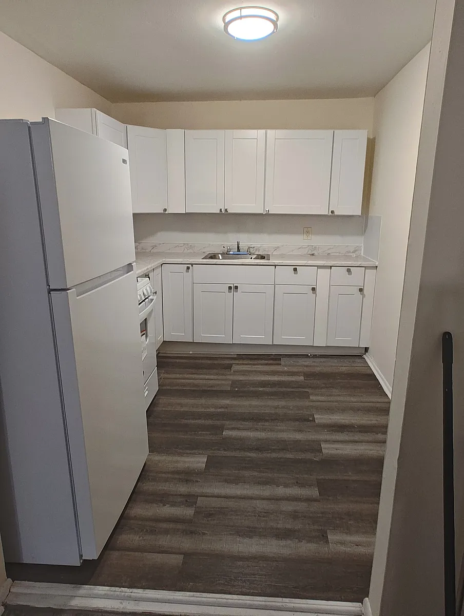 Building Photo - 474 Sairs Ave