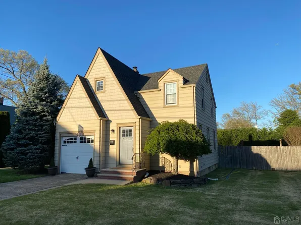 14 S Pulaski Ave, Sayreville, NJ 08872