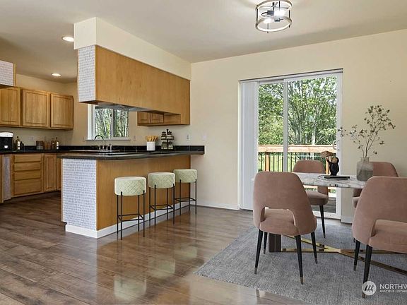 4th image of 12905 226th Avenue E