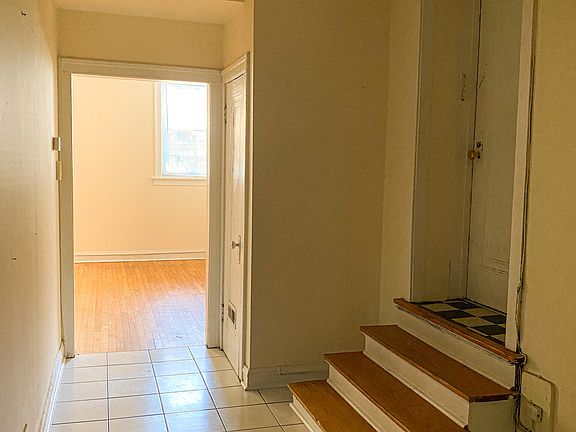 4th image of 4901 N Seeley Ave APT Gdn
