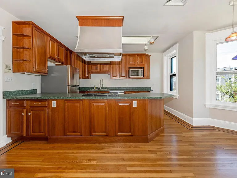 231 N Market St #3 — Photo 15